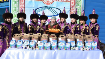 Фотография к новости: Наурызға арнап «тәтті» тарту жасады