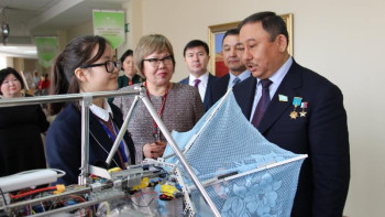 Фотография к новости: Жастар жылы. Қызылордада жас ғалымдар ғарышкерлермен кездесті