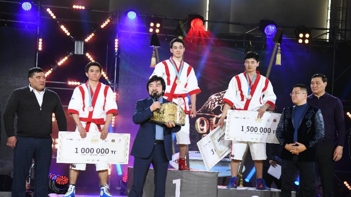 Астанада қазақ күресінен «Өнер барысы» республикалық турнирі өтті