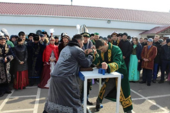 Фотография к новости: Нұр-Сұлтандық полицейлер Наурыз мерекесін атап өтті