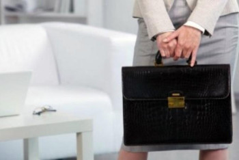 Фотография к новости: Ғалымдар әдемі әйелдердің басшылық қызметте неліктен сирек кездесетінін анықтады