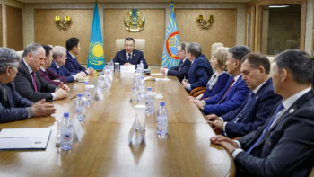 Фотография к новости: ҚХА активі астана атауы өзгертілуін қолдауға арналған үндеу қабылдады  