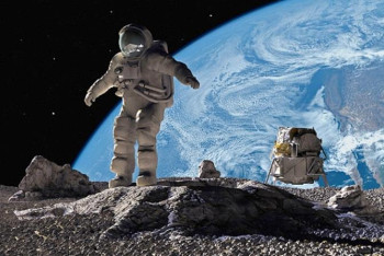 Трамп ғарышкерлерді Айға жақын арада аттандыруды ұсынды 