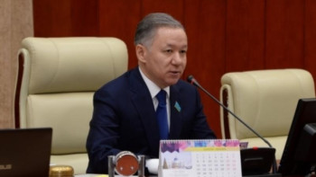 Фотография к новости: Бір қағаз неге жарты жыл мақұлданады? Нығматулин ҰЭМ орынбасарын сынға алды