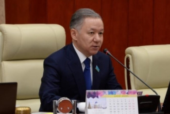 Фотография к новости: Бір қағаз неге жарты жыл мақұлданады? Нығматулин ҰЭМ орынбасарын сынға алды