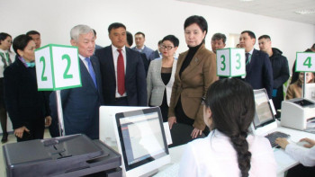 Фотография к новости: Әбдіқалықова «қалтадағы ХҚО-ның» мүмкіндіктеріне оң баға берді