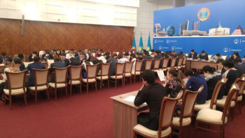 Фотография к новости: Елордалық мемлекеттік қызметшілердің қазақ тілін меңгеру деңгейі тексерілді