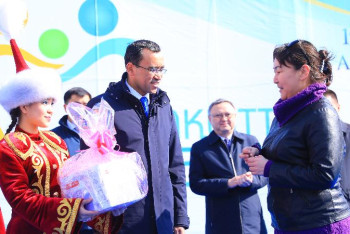 Фотография к новости: Ақтөбелік 10 отбасы баспаналы болды