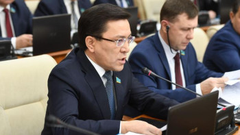 Фотография к новости: «Бір миллион – түк емес». Депутаттар тікұшақ апатынан қаза тапқандардың отбасына көмектесуді сұрады