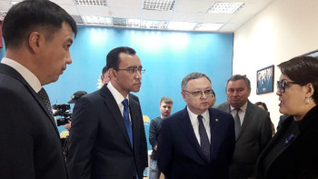 Фотография к новости:  Мәулен Әшімбаев ақтөбеліктермен кездесті