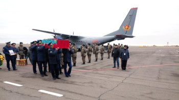 Фотография к новости: Тікұшақ апаты. Роман Костыговтың мүрдесі туған жеріне жеткізілді