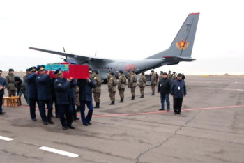 Фотография к новости: Тікұшақ апаты. Роман Костыговтың мүрдесі туған жеріне жеткізілді