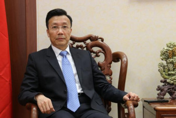 Фотография к новости: Қытай елшісі - Шыңжаңдағы білім беру және дайындық орталығындағы ахуал туралы