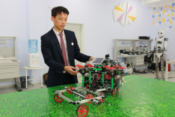 Фотография к новости: Оқушылар өзге планеталарға арналған агротехникалық кешен моделін жасап шығарды