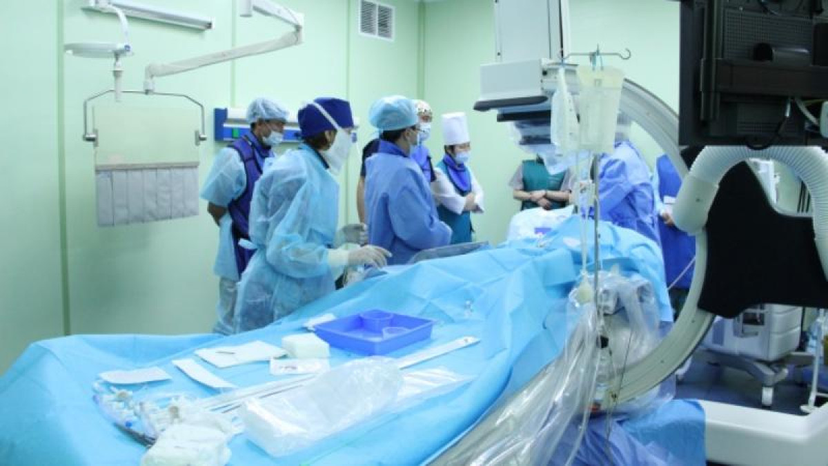 ШҚО дәрігерлері науқастың трансплантологияға дейінгі өмірін ұзартуға кірісті
