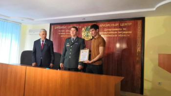 Фотография к новости: Адам өмірінен гөрі "лайк" маңызды!