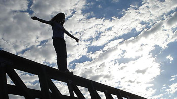 Фотография к новости: Қызылордада көпірден секіріп өлмек болған қыз құтқарылды