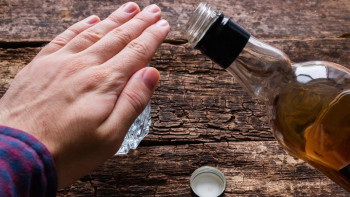 Фотография к новости: Алматылықтар 21 жасқа толмаған жастарға ішімдік сатып алып беруге дайын ба?