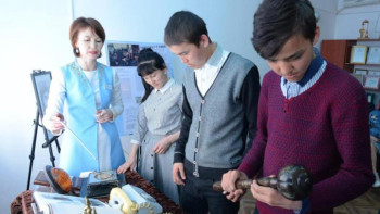 Фотография к новости: Қызылордалықтар Елбасы кітапханасының көшпелі экскурсияларымен танысты