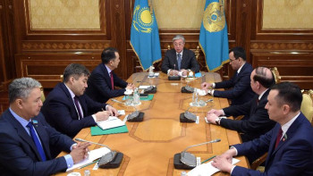 Фотография к новости: Президент елдегі саяси партиялардың төрағаларын қабылдады