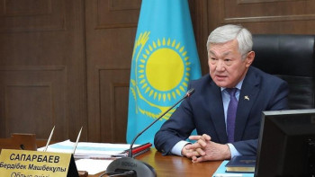 Фотография к новости: Сапарбаев 340 мың көпбалалы анаға қолдау қалай көрсетілетінін түсіндірді