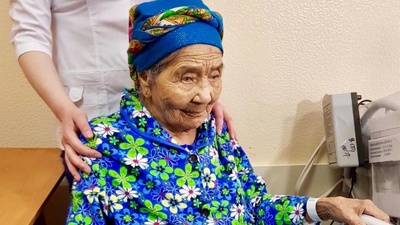 Қарағандылық дәрігерлер 101 жастағы науқасқа бірегей ота жасады
