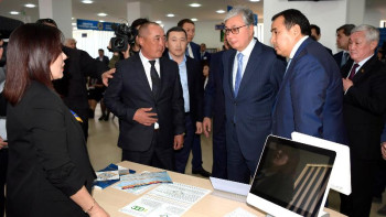 Фотография к новости: Тоқаев Ақтаудағы бірқатар мекеменің жұмысымен танысып қайтты