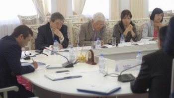 Фотография к новости: Терминкомда ондай сөздер бекітілмек тұрмақ, қаралған да емес