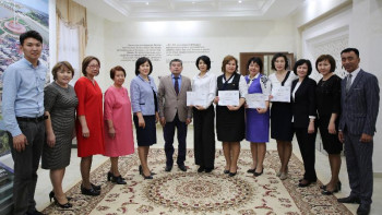 Фотография к новости: Қызылорда облысында табысты мұғалімдер марапатталды