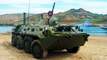 Фотография к новости: Қазақ десантшылары қарулы топтың көзін жойды