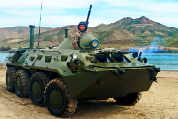 Фотография к новости: Қазақ десантшылары қарулы топтың көзін жойды