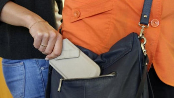 Фотография к новости: Қалта ұрылары автобуста көбінесе ұялы телефонды ұрлайды 