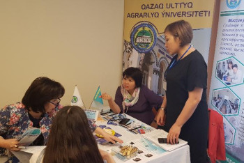 Фотография к новости: Ресей қалаларында қазақстандық ЖОО-лар көрмесі өтіп жатыр