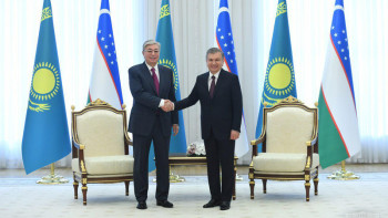 Фотография к новости: Қазақстан және Өзбекстан басшылары бірлескен мәлімдеме жасады