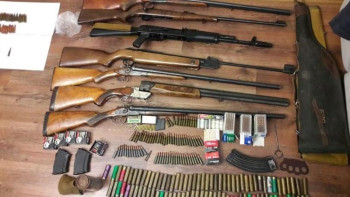 Фотография к новости: Атыраулықтар құжатсыз қаруларын тапсыруда