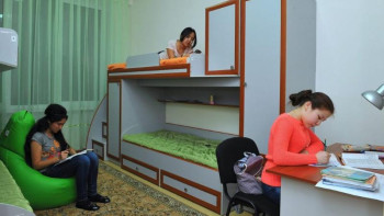 Фотография к новости: Алматыда 30 мыңнан астам студент жатақханаға мұқтаж