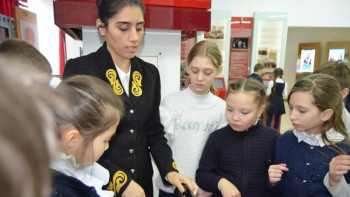 Фотография к новости: Теміртауда «Елін сүйген Елбасы» фотокөрмесі өтті ﻿