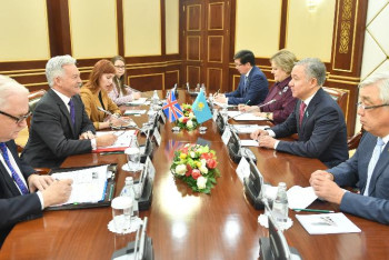 Фотография к новости: Нығматулин Ұлыбритания СІМ өкілін қабылдады 