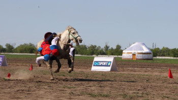 Фотография к новости: Азия чемпионаты. Теңге ілуден жеңімпаз анықталды