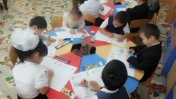 Фотография к новости: Мектепте оқушыдан Асан қайғы мен Қобыландыға хат жазу талап етілуде – жазушы 