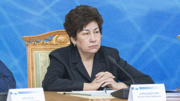 Фотография к новости: Биыл білім қызметкерлерінің жалақысы өседі