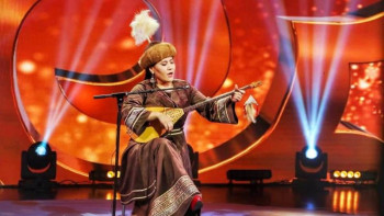 Фотография к новости: Күнсұлу Түрікпен: Жаттағаным екі күн жырлауға жетеді