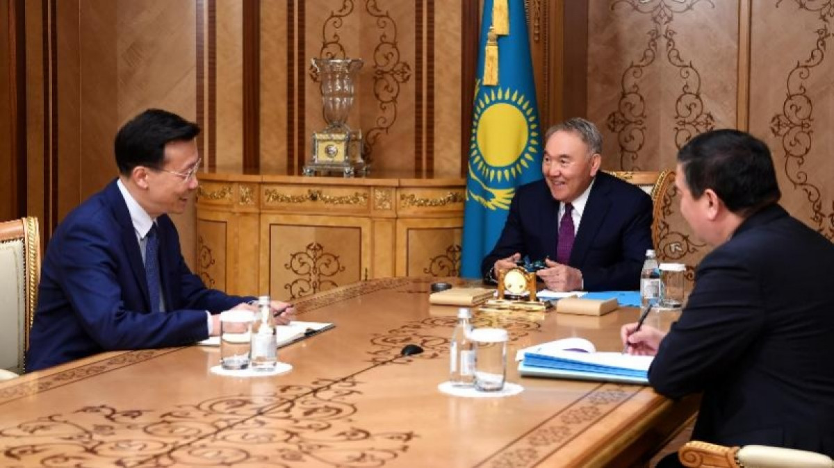 Назарбаев ҚХР-ның Қазақстандағы елшісімен кездесті