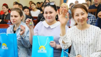 Фотография к новости: Ақтөбеде тағдыры ауыр 6 жасөспірім баспаналы болды