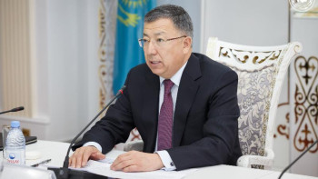 Фотография к новости: Қазақстанның әр азаматы орта білімді тәмамдаған соң мемлекеттік тілді толықтай білуі тиіс – Түймебаев