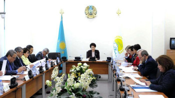 Фотография к новости: Нұротандық депутаттар «Nur Otan» партиясының кезектен тыс XIX Съезін қорытындылады 