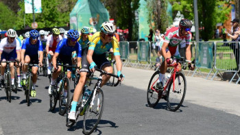 Фотография к новости: ﻿Отандық велошабандоздар бір күнде 3 алтынды еншіледі