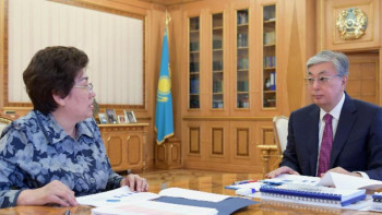 Фотография к новости: Тоқаев үш ауысымда оқытуды жоюды тапсырды