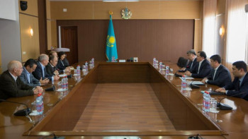 Фотография к новости: Атырау облысының әкімі «Шелл» концернінің өкілдерін қабылдады