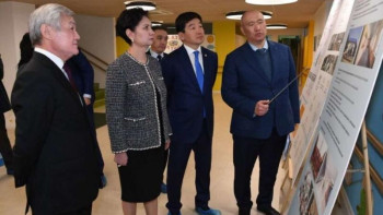 Фотография к новости: Байбек пен Әбдіқалықова Алматыдағы балалар мекемесінде болды